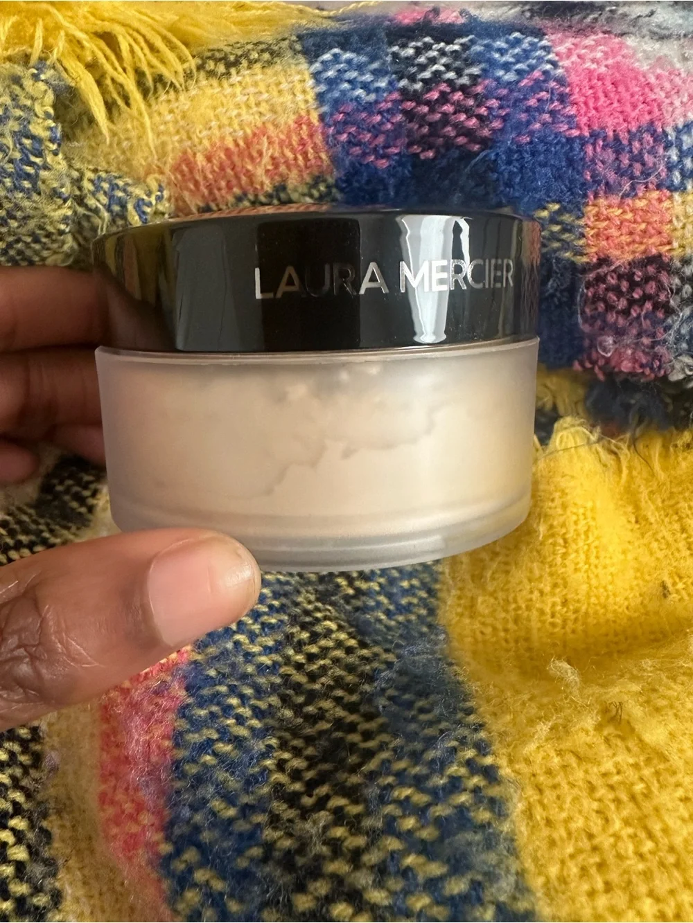 laura mercier Translucent Loose Setting Powder - Black and White Text